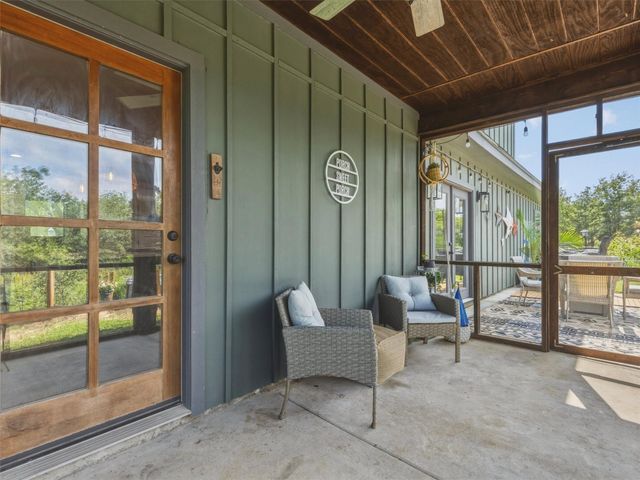 104 Wood Duck LN, Paige, TX 78659