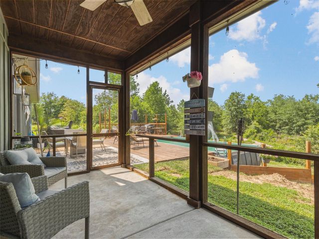 104 Wood Duck LN, Paige, TX 78659
