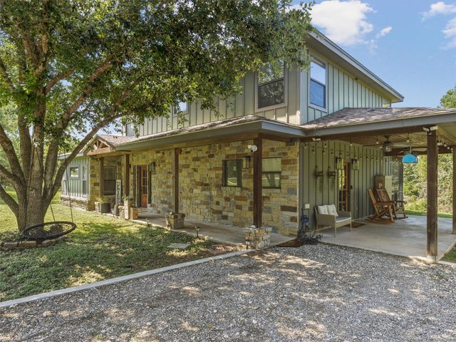 104 Wood Duck LN, Paige, TX 78659