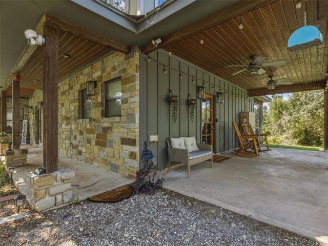 104 Wood Duck LN, Paige, TX 78659