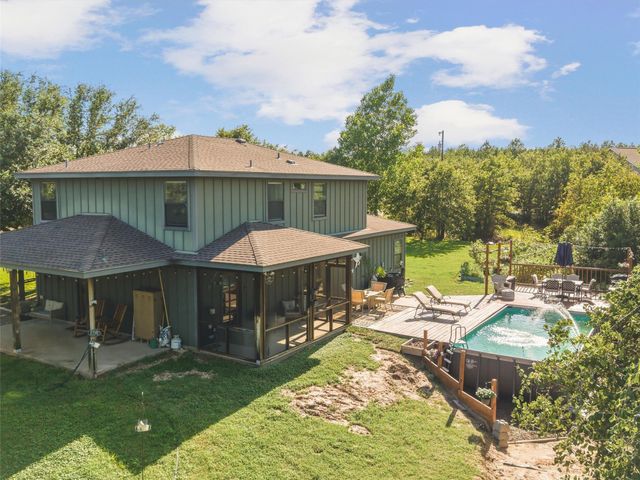 104 Wood Duck LN, Paige, TX 78659