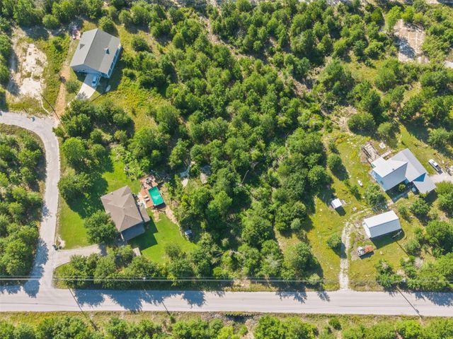 104 Wood Duck LN, Paige, TX 78659