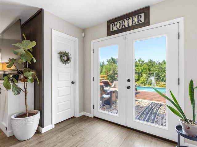 104 Wood Duck LN, Paige, TX 78659