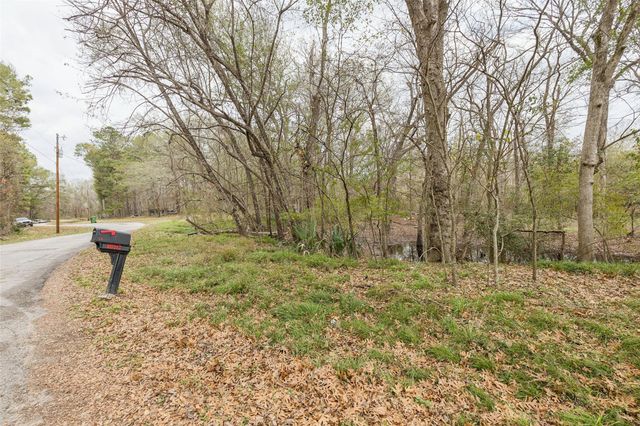 20, 22, and 24 Caney Creek Drive, Huntsville, TX 77320