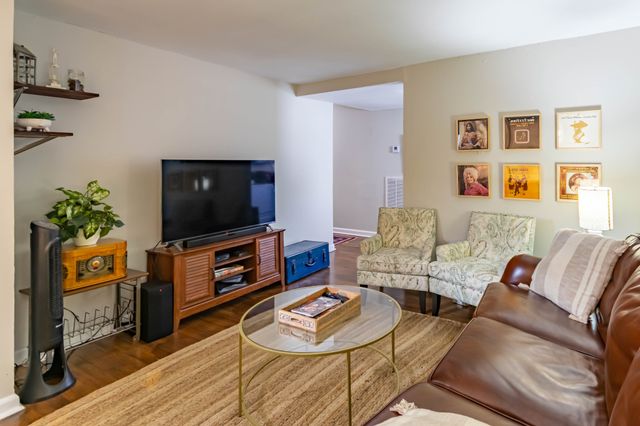 151 Dellway Dr, Nashville, TN 37207