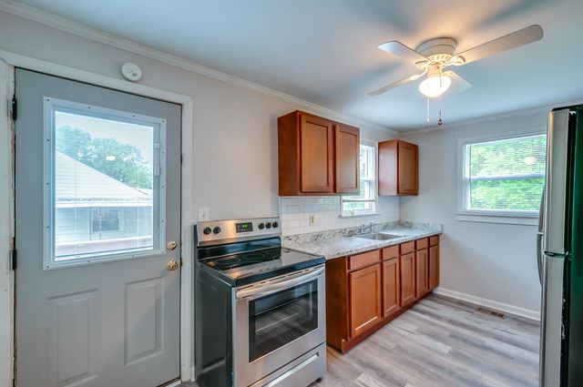 151 Dellway Dr, Nashville, TN 37207