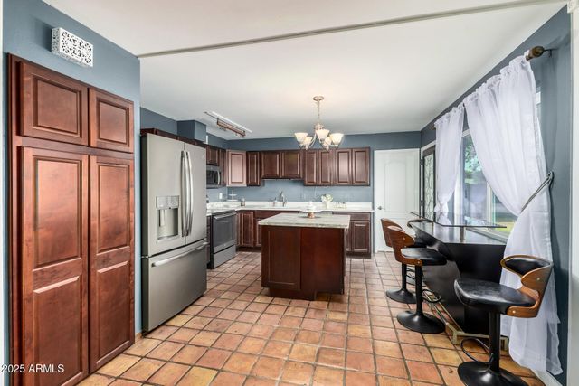 2302 W BERRIDGE Lane, Phoenix, AZ 85015