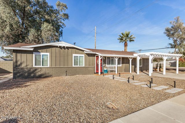 2302 W BERRIDGE Lane, Phoenix, AZ 85015