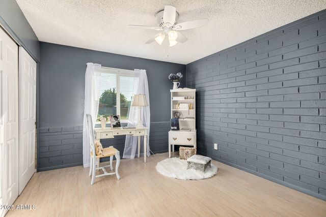 2302 W BERRIDGE Lane, Phoenix, AZ 85015