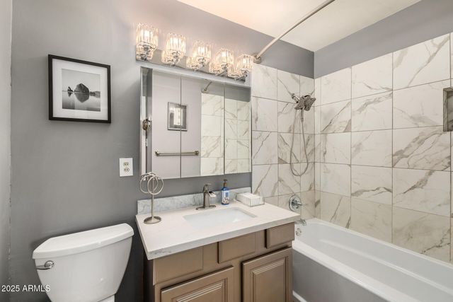 2302 W BERRIDGE Lane, Phoenix, AZ 85015