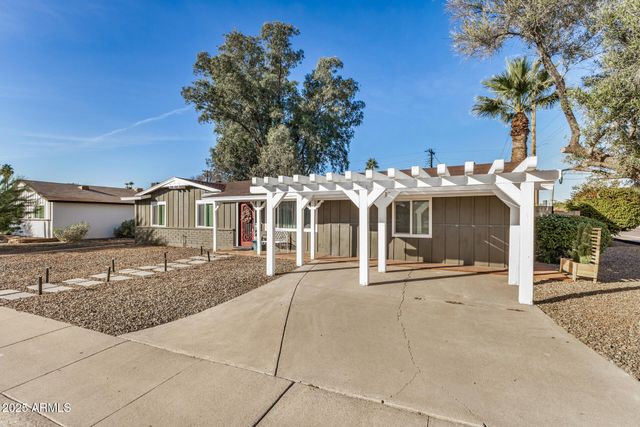 2302 W BERRIDGE Lane, Phoenix, AZ 85015