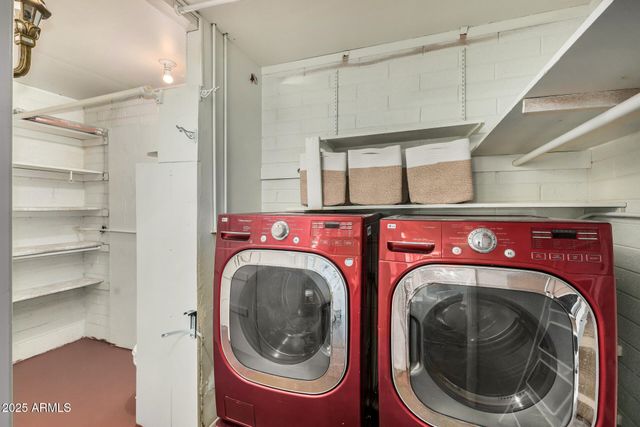 2302 W BERRIDGE Lane, Phoenix, AZ 85015