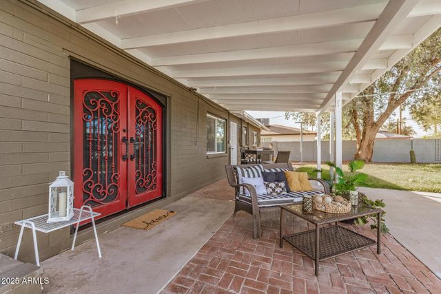 2302 W BERRIDGE Lane, Phoenix, AZ 85015