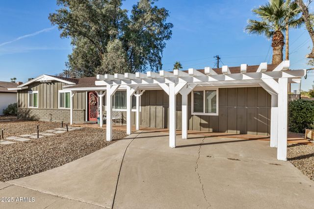 2302 W BERRIDGE Lane, Phoenix, AZ 85015