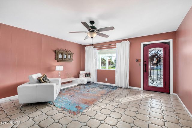 2302 W BERRIDGE Lane, Phoenix, AZ 85015