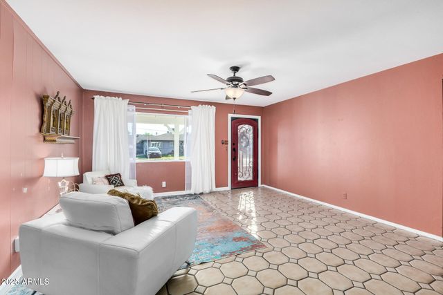 2302 W BERRIDGE Lane, Phoenix, AZ 85015