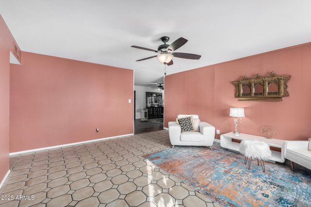 2302 W BERRIDGE Lane, Phoenix, AZ 85015