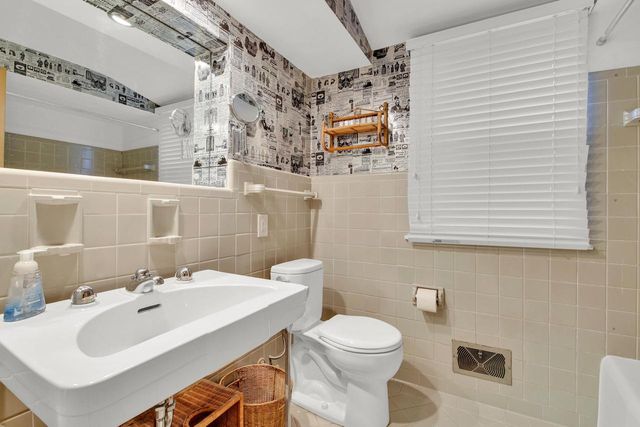 7212 Aetna COURT, Wauwatosa, WI 53213