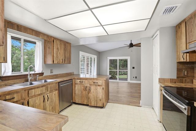 1129 VIRGINIA AVE., Altamonte Springs, FL 32701