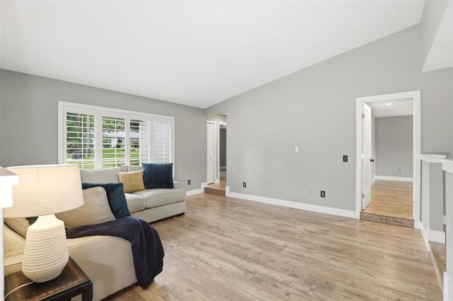 1129 VIRGINIA AVE., Altamonte Springs, FL 32701