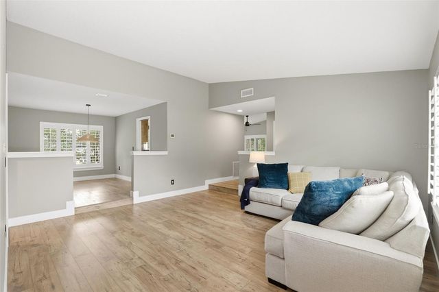 1129 VIRGINIA AVE., Altamonte Springs, FL 32701