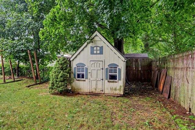 376 County Center Road, White Plains, NY 10603