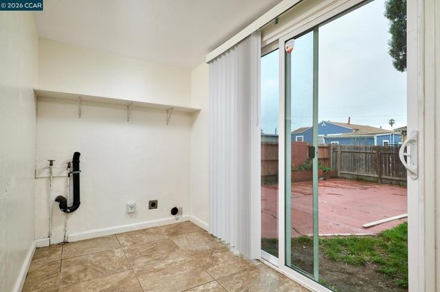 215 215 Roney Ave, Vallejo, CA 94590