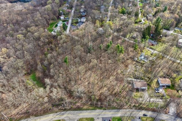 11 Alamoosook Rd, Vernon Twp., NJ 07422