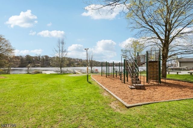 11 Alamoosook Rd, Vernon Twp., NJ 07422