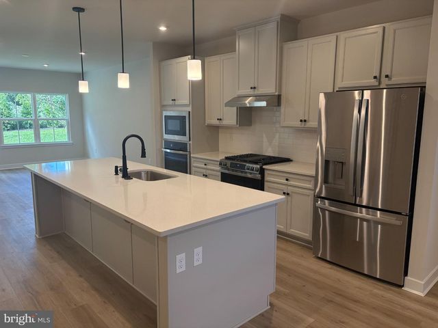 37 BELMONT AVE, Lancaster, PA 17601