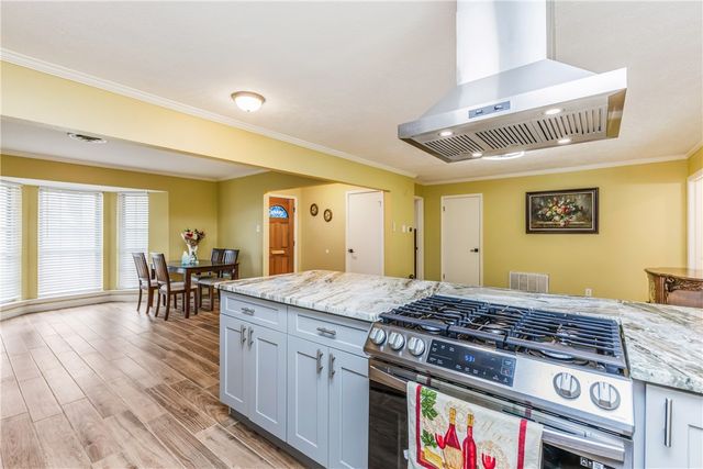 853 Belmeade Dr, Corpus Christi, TX 78412