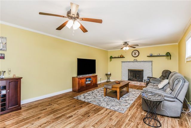 853 Belmeade Dr, Corpus Christi, TX 78412