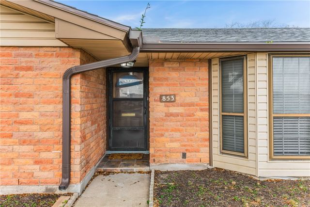 853 Belmeade Dr, Corpus Christi, TX 78412