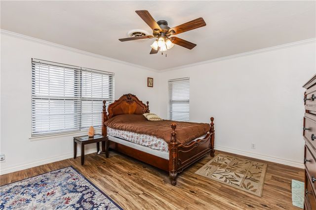 853 Belmeade Dr, Corpus Christi, TX 78412