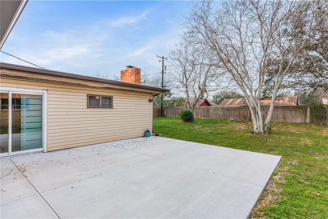 853 Belmeade Dr, Corpus Christi, TX 78412