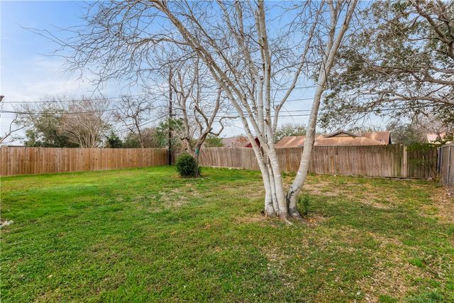 853 Belmeade Dr, Corpus Christi, TX 78412