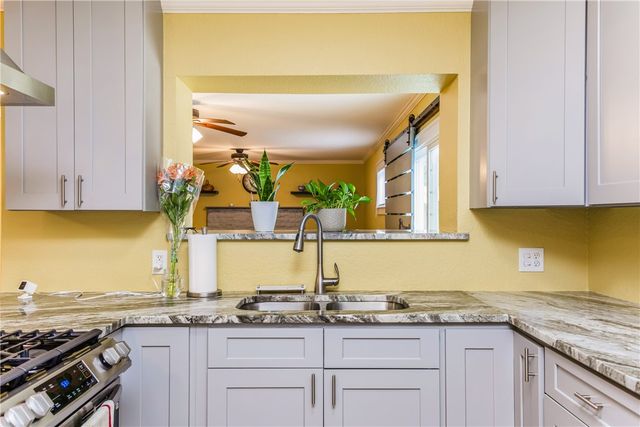 853 Belmeade Dr, Corpus Christi, TX 78412