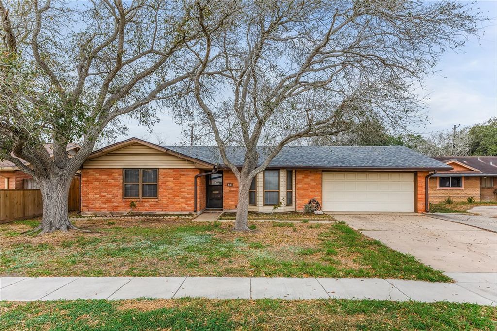 853 Belmeade Dr, Corpus Christi, TX 78412