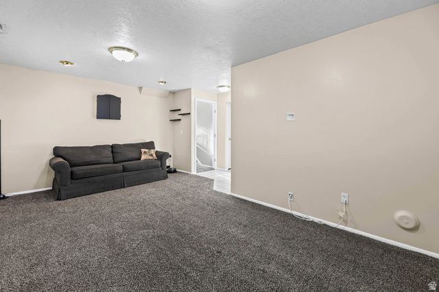 5896 S 3950 W, Roy, UT 84067