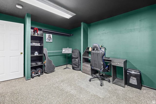 5896 S 3950 W, Roy, UT 84067