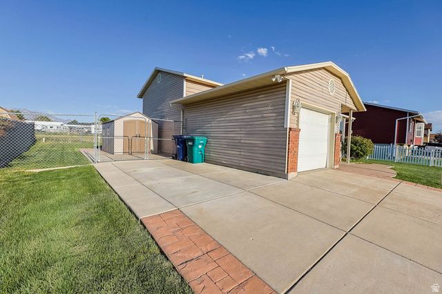 5896 S 3950 W, Roy, UT 84067