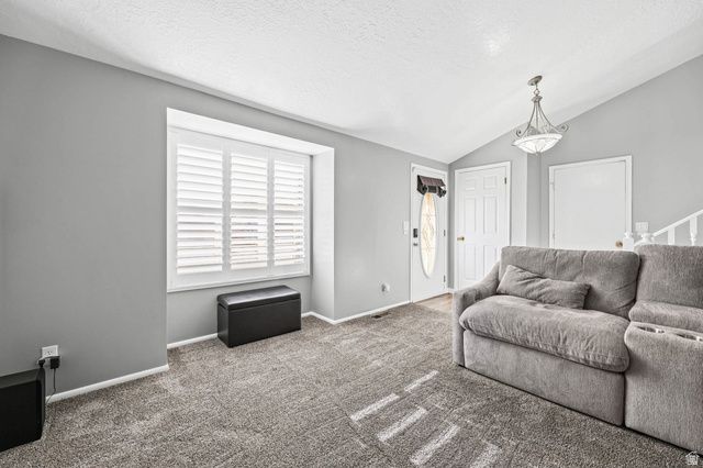 5896 S 3950 W, Roy, UT 84067