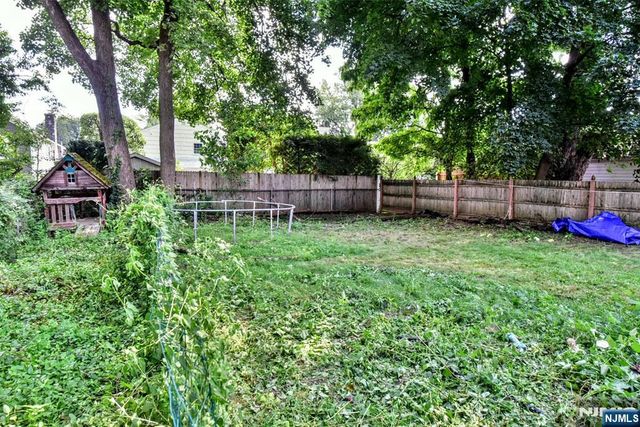 68 Sycamore Avenue, Ho-ho-kus, NJ 07423
