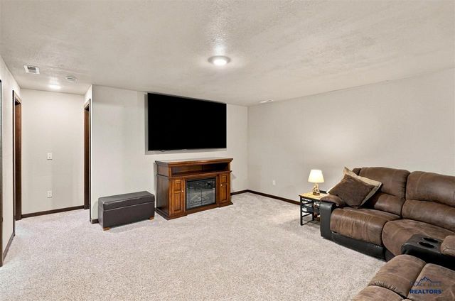 1011 Mac Lane, Spearfish, SD 57783