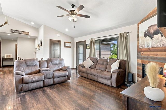 1011 Mac Lane, Spearfish, SD 57783