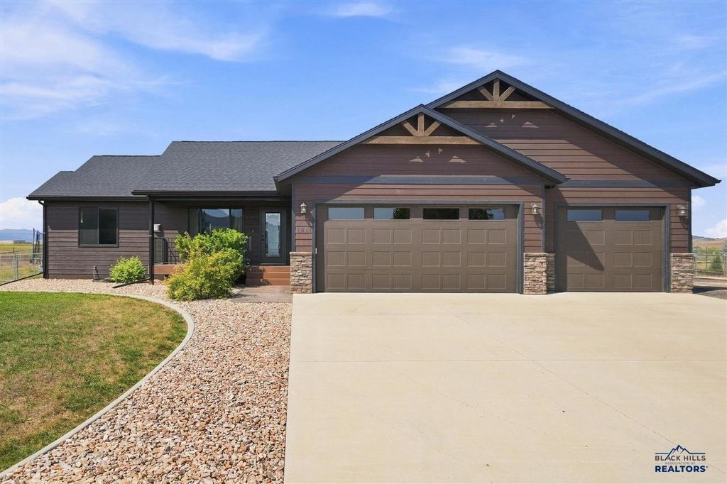 1011 Mac Lane, Spearfish, SD 57783