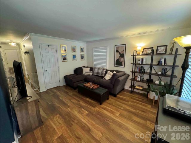 4400 Winedale Lane, Charlotte, NC 28205