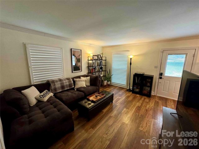 4400 Winedale Lane, Charlotte, NC 28205