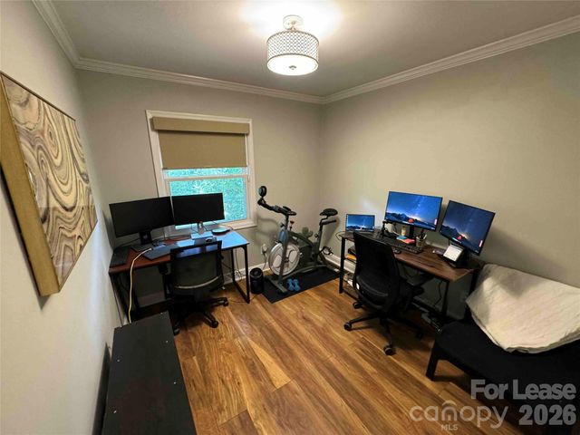 4400 Winedale Lane, Charlotte, NC 28205
