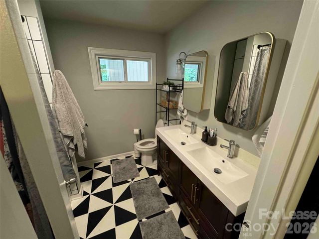 4400 Winedale Lane, Charlotte, NC 28205